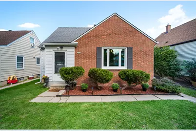 2560 S 71st St, Milwaukee, WI 53219 - Photo 2