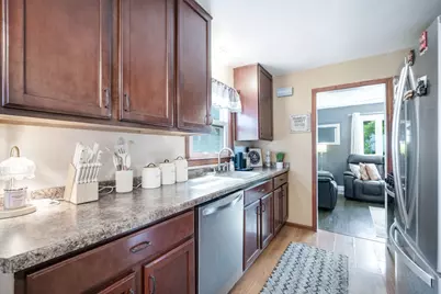 2560 S 71st St, Milwaukee, WI 53219 - Photo 8