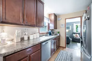 2560 S 71st St, Milwaukee, WI 53219 - Photo 8