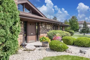 W180N9841 Riversbend Circle, Germantown, WI 53022 - Photo 32