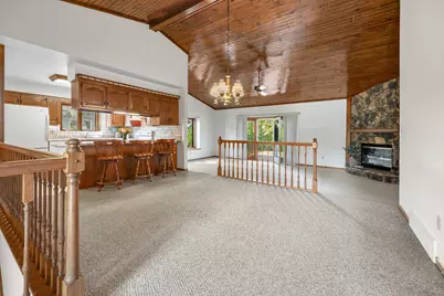 W180N9841  Riversbend Cir, Germantown, WI 53022 - Photo 6