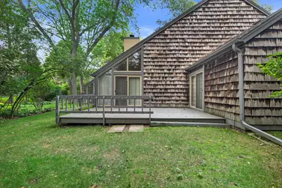 92  Woodfield Ct, Racine, WI 53402 - Photo 2