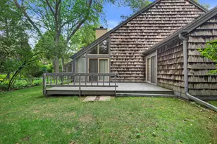 92 Woodfield Ct, Racine, WI 53402 - Photo 2