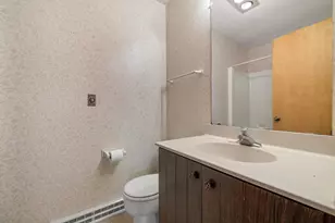 92 Woodfield Ct, Racine, WI 53402 - Photo 30
