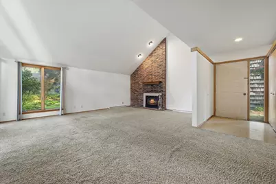 92  Woodfield Ct, Racine, WI 53402 - Photo 16