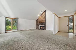 92 Woodfield Ct, Racine, WI 53402 - Photo 16