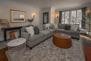 6118 W Wisconsin Ave, Wauwatosa, WI 53213 - Photo 8