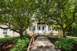 6118 W Wisconsin Ave, Wauwatosa, WI 53213 - Photo 2