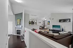 6877 S Rolling Meadows Ct, Oak Creek, WI 53154 - Photo 6