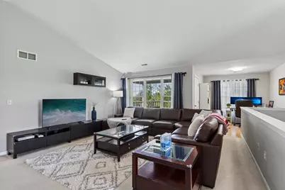 6877 S Rolling Meadows Ct #202, Oak Creek, WI 53154 - Photo 8