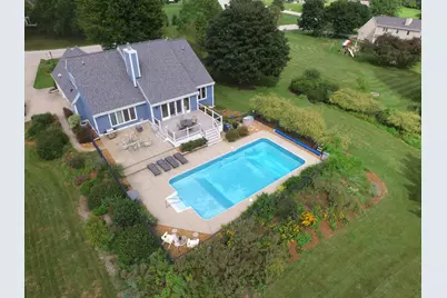 N39W32963  High Hill Ct, Nashotah, WI 53058 - Photo 2