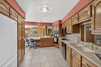 4092  Mary Ln, Jackson, WI 53012 - Photo 8