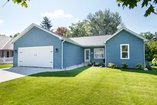 623 W Prospect St, Hartford, WI 53027 - Photo 2