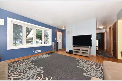 6464 S 18th St, Milwaukee, WI 53221 - Photo 6