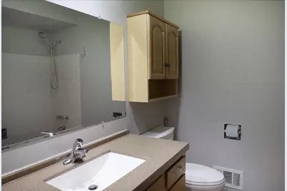 4149  Lasalle St, Racine, WI 53402 - Photo 8
