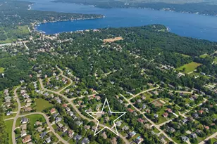 413 Lakewood Dr, Williams Bay, WI 53191 - Photo 2