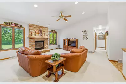 5004  White Fox Dr, Sheboygan, WI 53081 - Photo 6