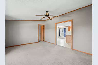 304  Park Ln, Mishicot, WI 54228 - Photo 6