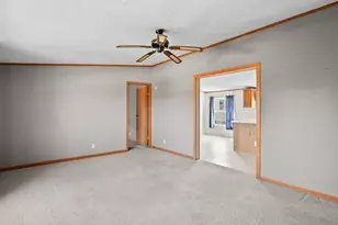 304 Park Ln, Mishicot, WI 54228 - Photo 6