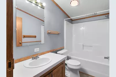 304  Park Ln, Mishicot, WI 54228 - Photo 20