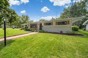 12 S Ridgway St, Elkhorn, WI 53121 - Photo 2