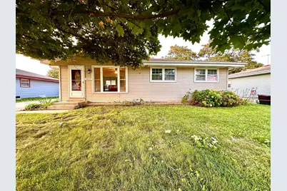 2622  6 Mile Rd, Racine, WI 53402 - Photo 2
