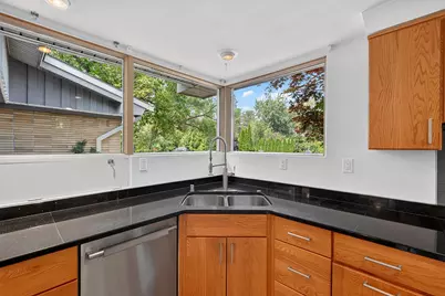 715 E Juniper Ln, Fox Point, WI 53217 - Photo 20