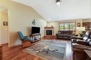 913 Oak Ave, Onalaska, WI 54650 - Photo 4
