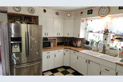 8210  Fishman Rd, Burlington, WI 53105 - Photo 6