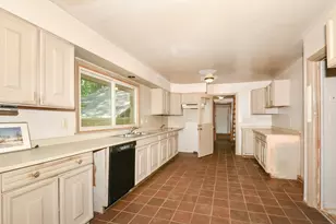 W269S3178 Merrill Hills Rd, Waukesha, WI 53189 - Photo 14