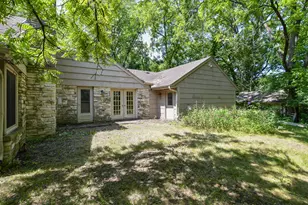 W269S3178 Merrill Hills Rd, Waukesha, WI 53189 - Photo 2
