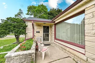 5340 W Melvina St, Milwaukee, WI 53216 - Photo 2