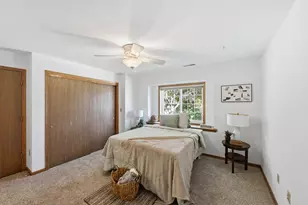 6105 S Creekside Dr, Cudahy, WI 53110 - Photo 20