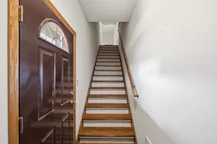 6105 S Creekside Dr, Cudahy, WI 53110 - Photo 2