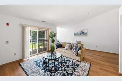 6105 S Creekside Dr #7, Cudahy, WI 53110 - Photo 10