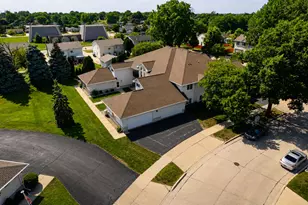 6105 S Creekside Dr, Cudahy, WI 53110 - Photo 34