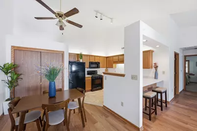 6105 S Creekside Dr #7, Cudahy, WI 53110 - Photo 4