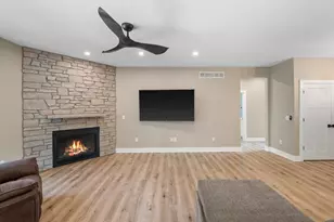 W332N4518 Grace Ct, Nashotah, WI 53058 - Photo 10
