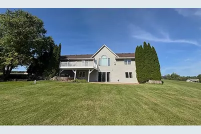8651  Fieldstone Ct, Burlington, WI 53105 - Photo 22