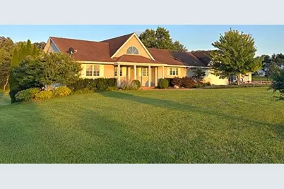 8651  Fieldstone Ct, Burlington, WI 53105 - Photo 2