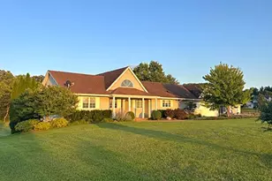 8651 Fieldstone Ct, Burlington, WI 53105 - Photo 2