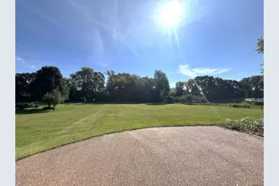 8651  Fieldstone Ct, Burlington, WI 53105 - Photo 4