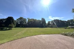 8651 Fieldstone Ct, Burlington, WI 53105 - Photo 4