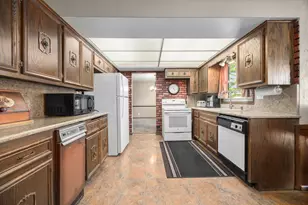 12430 W Burdick Ct, New Berlin, WI 53151 - Photo 12