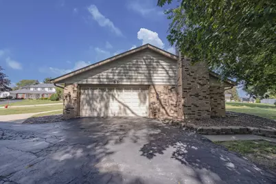 12430 W Burdick Ct, New Berlin, WI 53151 - Photo 32
