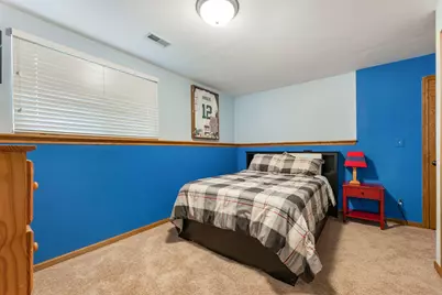 2114  Somerset Ct, Waukesha, WI 53186 - Photo 12