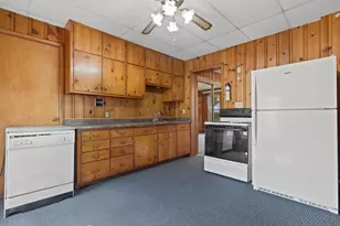 1228 Main St, Racine, WI 53182 - Photo 10