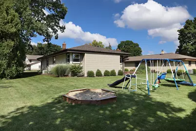 5000 S 65th St, Greenfield, WI 53220 - Photo 14