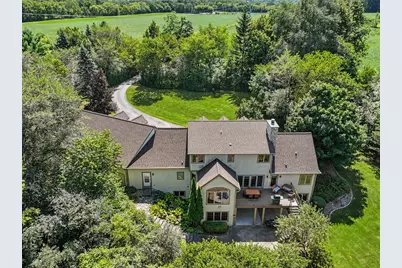 8510 W Hawthorne Rd, Mequon, WI 53097 - Photo 48