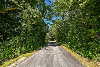 8510 W Hawthorne Rd, Mequon, WI 53097 - Photo 44